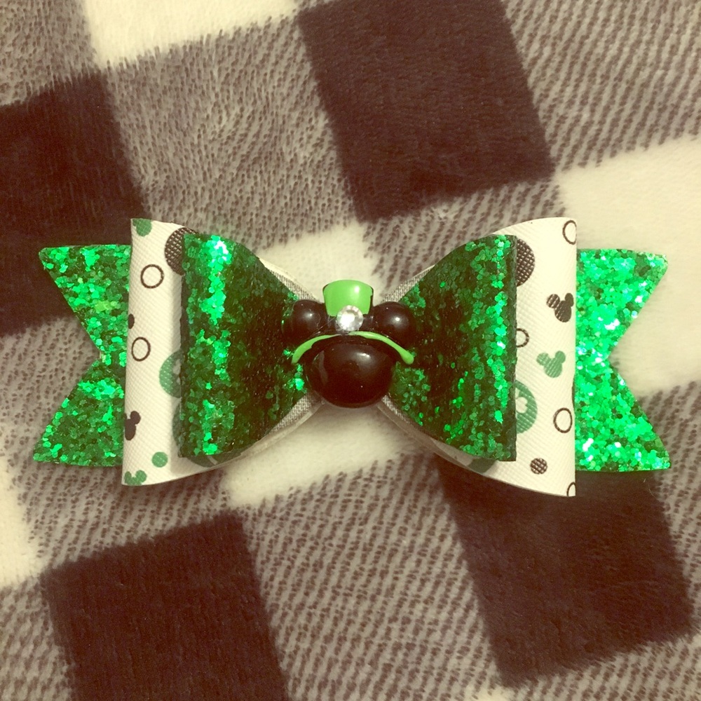 5” handmade St. Patty’s Mickey Mouse bow